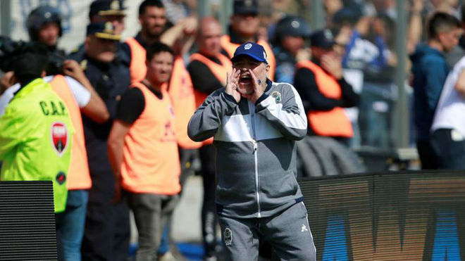 Resultado de imagen para Diego Maradona debuta como entrenador