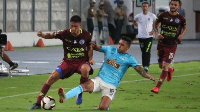 Cristal resigna un empate (1-1) con Godoy Cruz en el Nacional Cristal resigna un empate (1-1) con Godoy Cruz en el Nacional