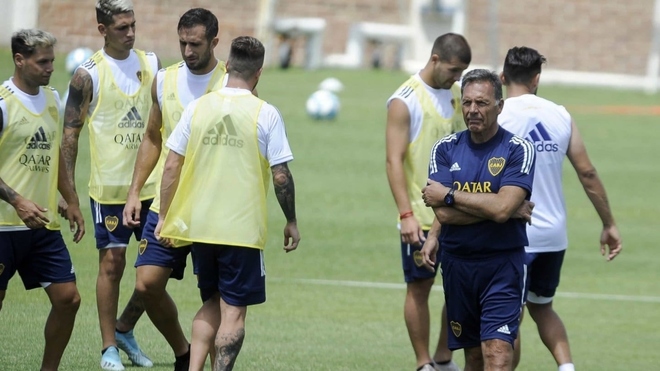 Pocos días y muchas dudas antes del debut oficial de Russo en Boca | MARCA Claro Argentina