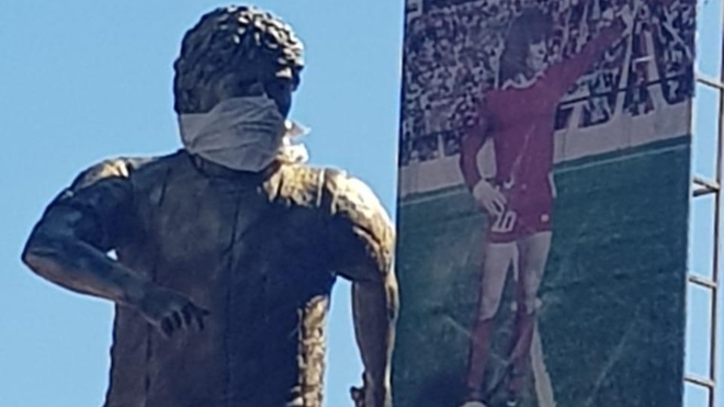 Coronavirus Argentina: La estatua de Maradona en Argentina ...