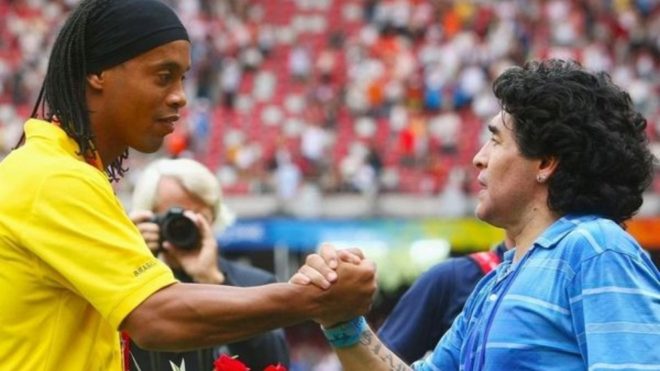 Ronaldinho y Maradona.