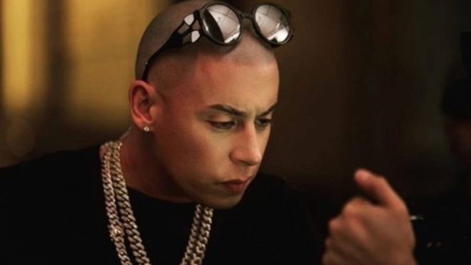 Cosculluela incendia Instagram con un posteo para Daddy Yankee y Residente Cosculluela incendia Instagram con un posteo para Daddy Yankee y Residente