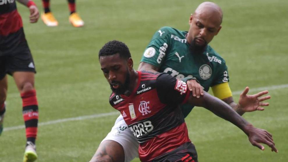 Una acción del duelo entre Flamengo y Palmeiras