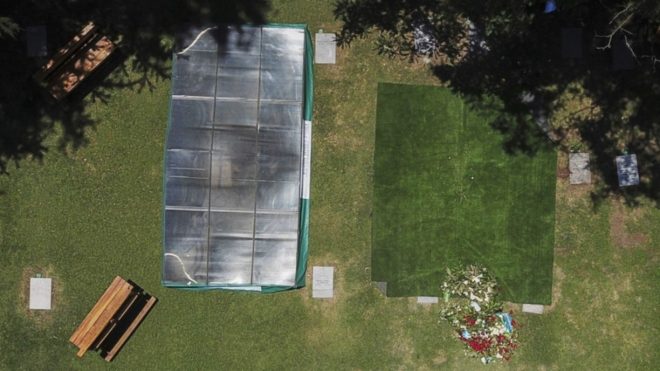 Diego Armando Maradona Las Dos Frases Que Dice La Tumba De Diego Maradona Marca Claro Argentina