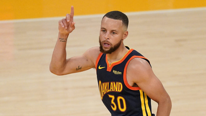 Stephen Curry seguirá en los Golden State Warriors