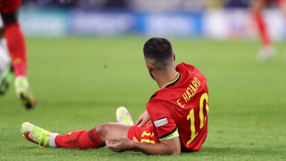 Hazard en el suelo durante el partido entre Bélgica contra Francia