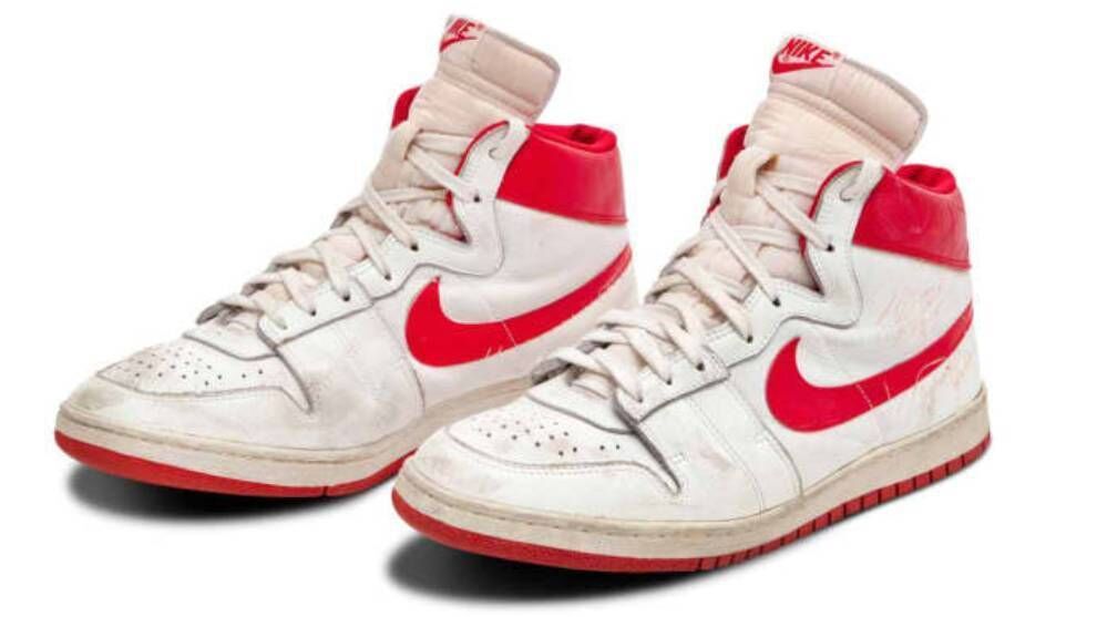 Las Nike Air Ships que Jordan usó en su primera temporada en la NBA.