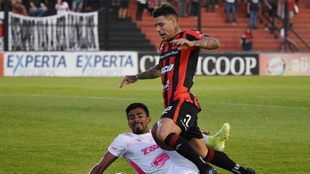 Patronato empató 3-3 con Defensa y Justicia en Paraná