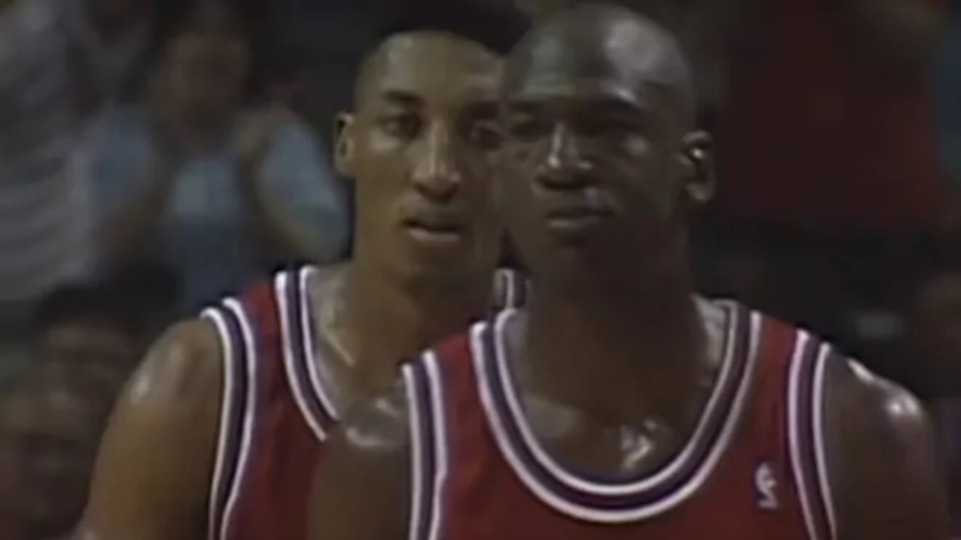 Michael Jordan y Scottie Pippen enfrentados