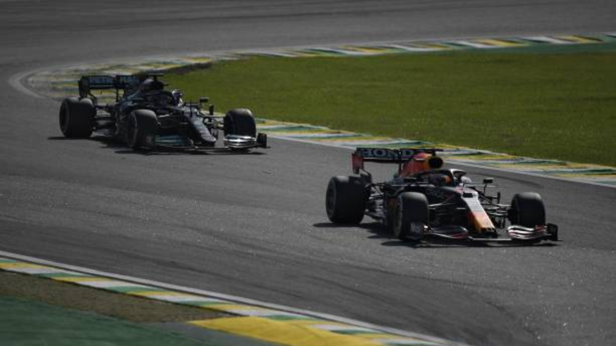 Verstappen y Hamilton en el Gran Premio de Brasil