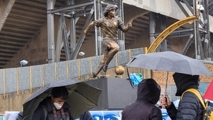 Estatua de Maradona