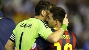 Iker Casillas y Leo Messi