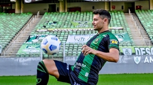 Mauro Zárate tuvo un último paso por América Mineiro en Brasil