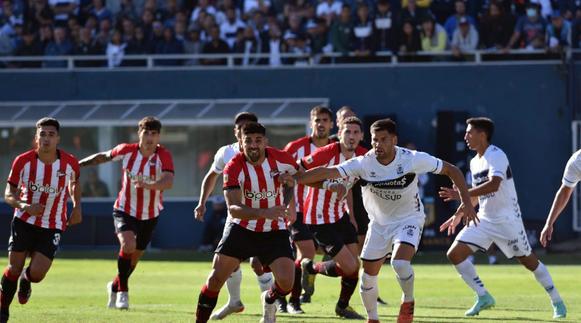 Estudiantes La Plata Gimnasia empata el clásico en la última jugada