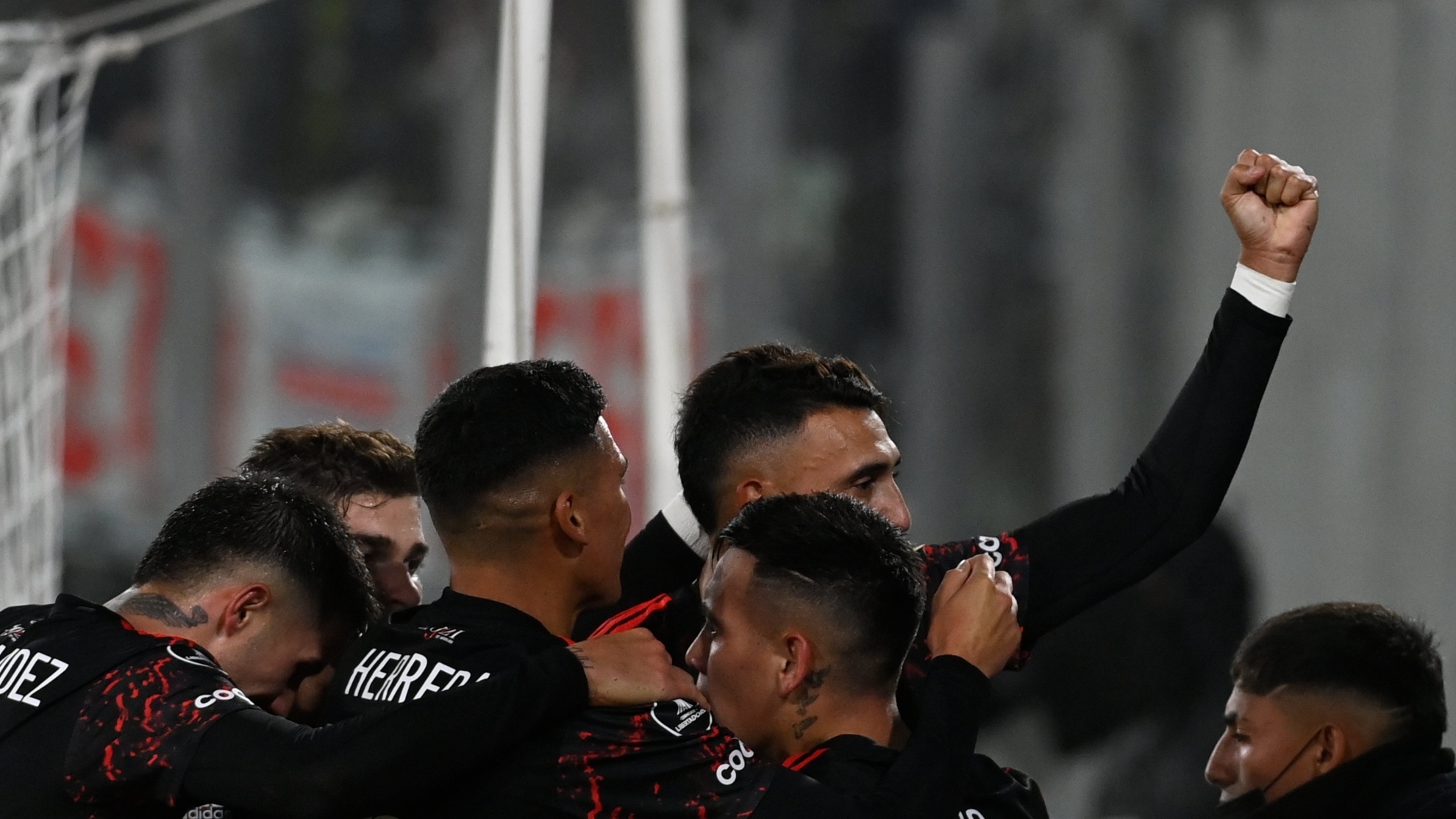 El festejo del segundo gol, obra de Suárez.