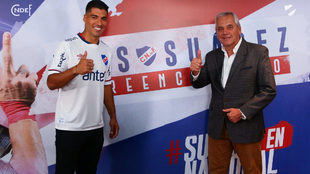 Suárez y Fuentes en la presentación del jugador