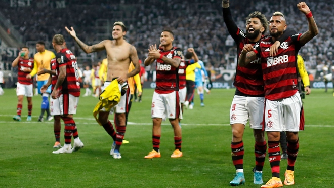 Arturo Vidal opina que Flamengo puede jugar la Champions League