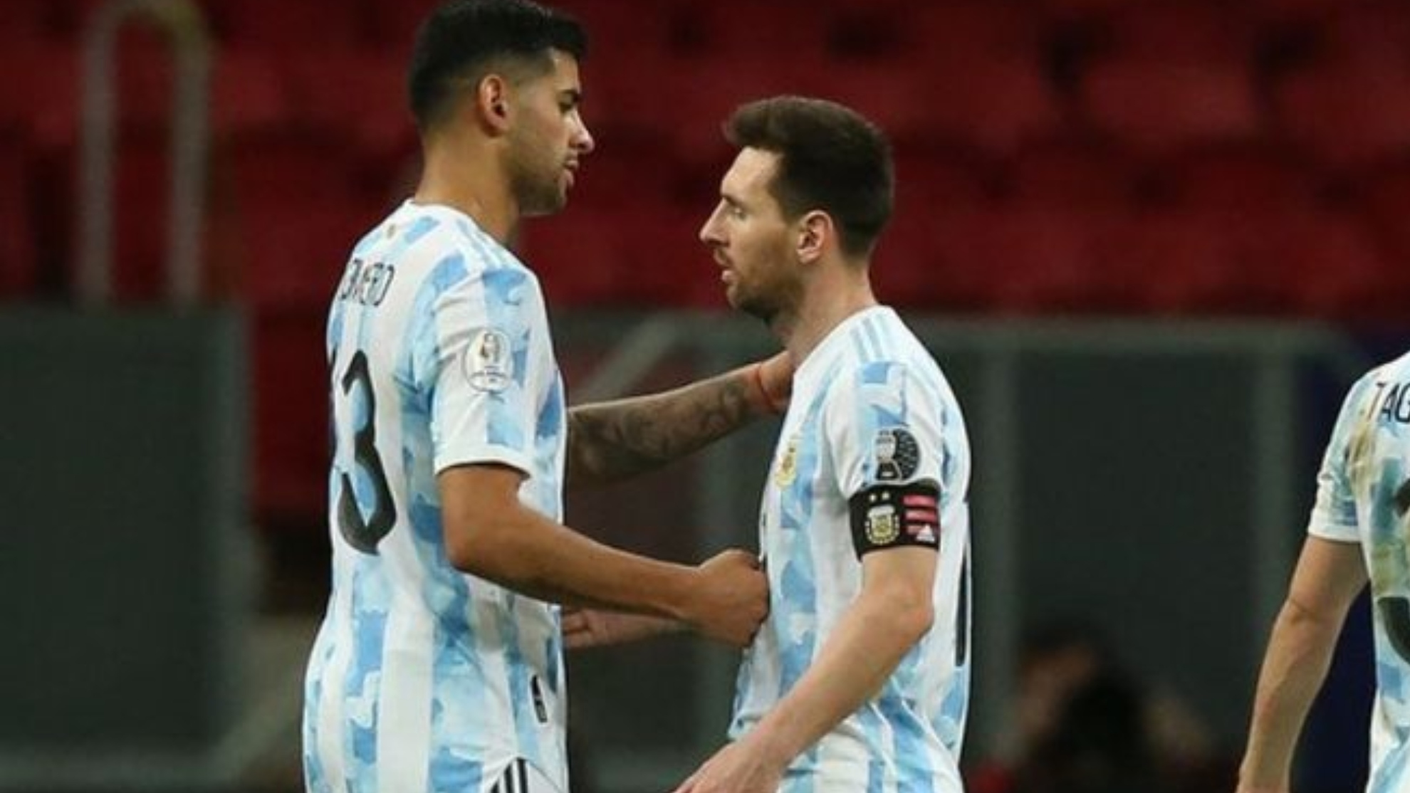 Romero junto a Messi, durante la Copa América 2021.