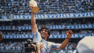 La camiseta de Maradona vuelve a Argentina