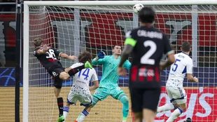 Milan venció 3-1 a Dinamo Zagreb en la Champions League